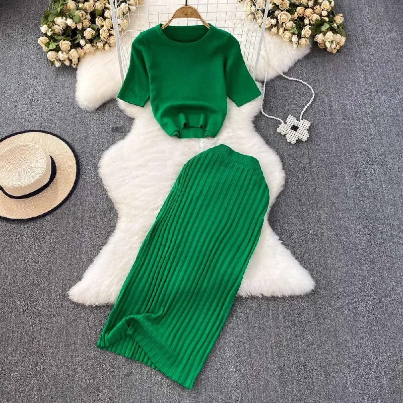 Fashion suit for women short-sleeved round neck knitted sweater top two-piece set mid-length skirt       S4184