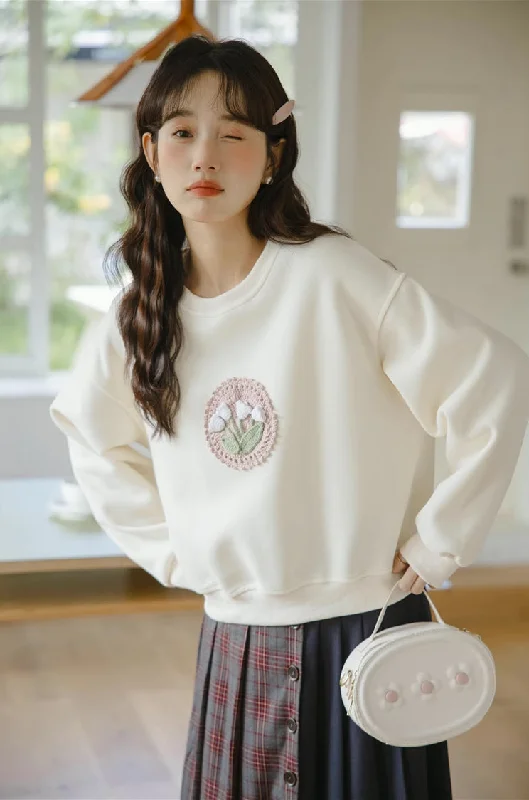 Crochet Tulip Sweatshirt (White)